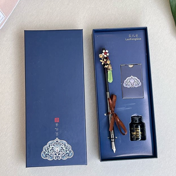 Navy Vintage Bloom Pen Set - Image 3